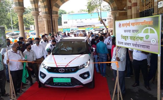 The Nexon EV was handed over to MCGM by the Cabinet Minister of Tourism and Environment for the Government of Maharashtra - Aditya Thackeray, in the presence Iqbal Singh Chahal - Commissioner, MCGM, Sanjay Bansode - Cabinet Minister, Government of India among others.