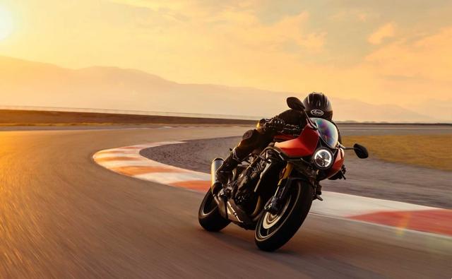 The Triumph Speed Triple 1200 RR is a modern cafe racer based on the Triumph Speed Triple 1200 RS.