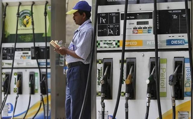 पेट्रोल-डीज़ल की कीमतों में फिर हुआ इज़ाफा, 10 दिनों में Rs. 6.40 प्रति लीटर तक महंगे हुए ईंधन