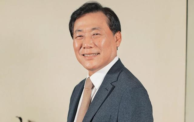 Tae-Jin Park will be replacing Kia India's current MD & CEO, Kookhyun Shim, to spearhead the overall India operations for the South Korean carmaker. He will take up the new role effective from October 4, 2021.