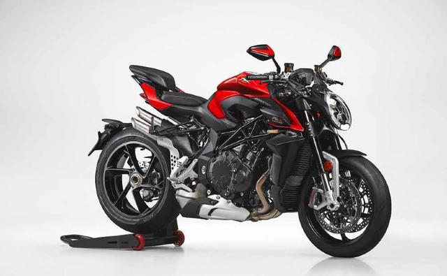The 2022 MV Agusta Brutale 1000 RS features the same engine and design of the top-spec RR but will come at a lower price tag.