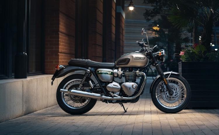 The Triumph Bonneville Gold Line Editions feature hand-finished work by expertly trained painters in the UK and Thailand, adding a special touch to the Bonneville range.