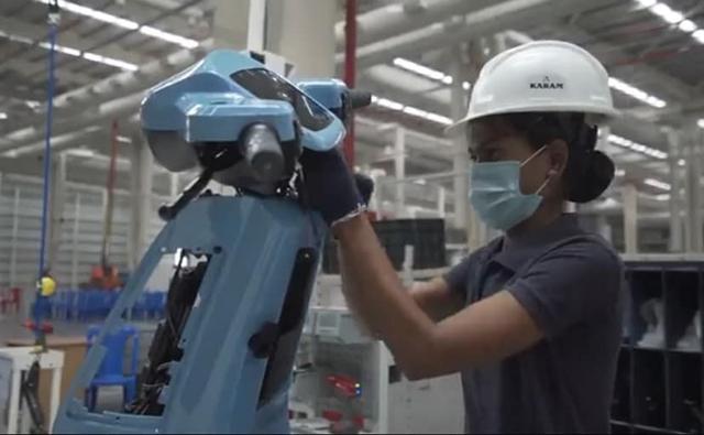 Ola Electric co-founder and CEO, Bhavish Aggarwal took to Twitter to share a glimpse of the S1 electric scooter being made by an all-women workforce at FutureFactory in Tamil Nadu.