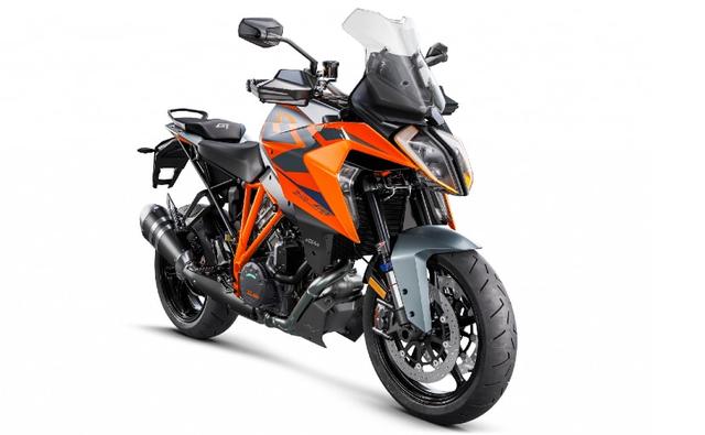 KTM may not be part of the EICMA 2021 event, but the updated 2022 KTM 1290 Super Duke GT gets a revised chassis, a new dash and more.