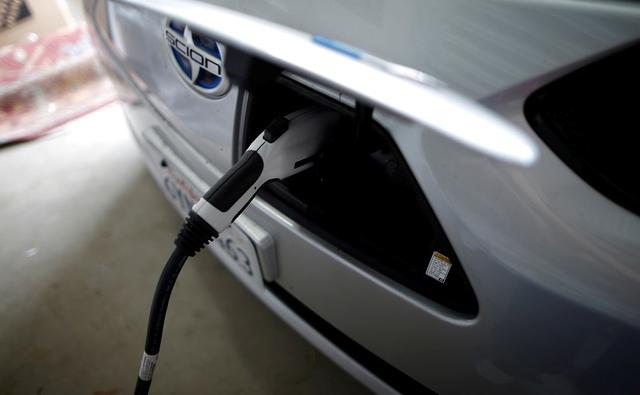 The KPMG survey of auto industry executives found that they believe that electric vehicles will account for 52% of sales by 2030 in the United States, China and Japan, with lower percentages for Western Europe, Brazil and India.