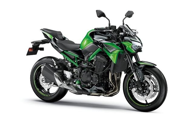 The new Candy Lime Green Type 3 colour joins the existing Metallic Spark Black shade that was available on the Kawasaki Z900 and is available at the same price of Rs. 8.50 lakh (ex-showroom, India).
