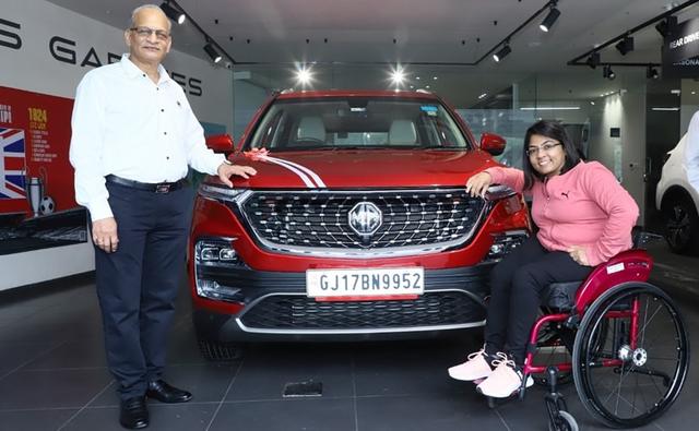 MG Motor India Presents Customised Hector SUV To Paralympics Medallist Bhavina Patel