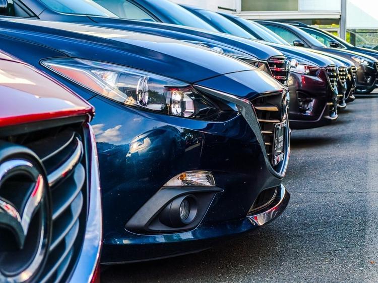 Are you thinking of buying a used car model that is no longer available in the market? Read with us to find out whether or not if it's a good idea!
