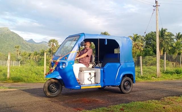 In a series of tweets, Zoho CEO Sridhar Vembu praised the Mahindra Treo electric three-wheeler and suggested a few improvements to Anand Mahindra.