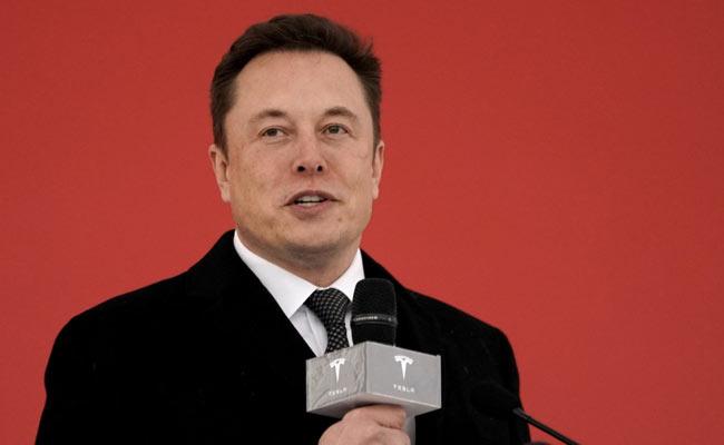 Tesla's Musk Sells Shares Worth More Than $15 Billion