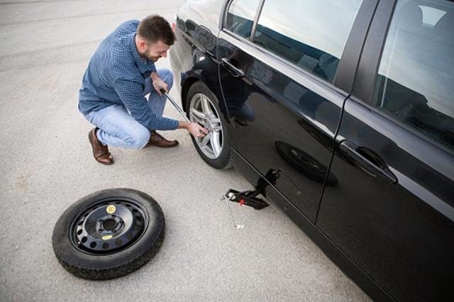 Rotating your car's tyres from time to time can reduce wear and uneven damage. Follow these five simple steps to turn your car tyres successfully.