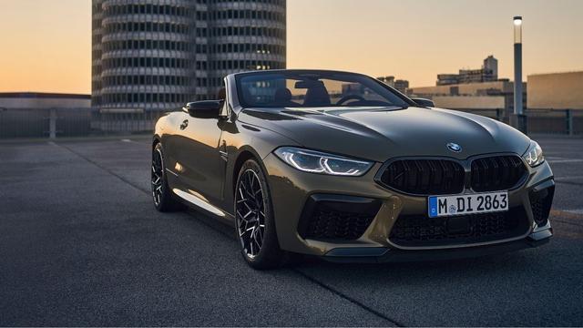 In its 2022 avatar, the high-performance versions of the BMW 8 Series, feature new exterior colors, a new 12.3-inch central display, new M-specific inserts, M-specific bucket seats, and a few optional features.