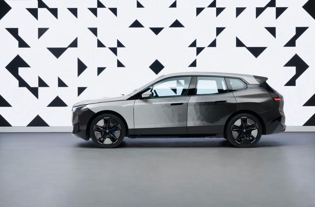 CES 2022: BMW iX Flow Can Change Colour At The Touch Of A Button