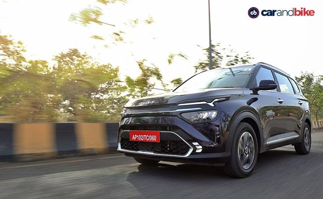 The Kia Carens is expected to be launched at an attractive entry-level price of around Rs. 16 lakh, which will allow it to undercut the Hyundai Alcazar. However, the top-end trim could go as high as Rs. 22 lakh given the addition of a turbo-petrol engine and better safety features.