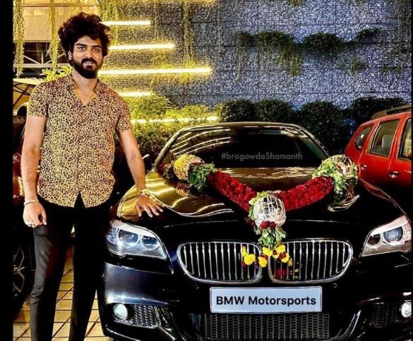 Shamanth Gowda is famous for having appeared in Bigg Boss Kannada season 8 and many other television appearances. He recently bought a luxurious BMW car.