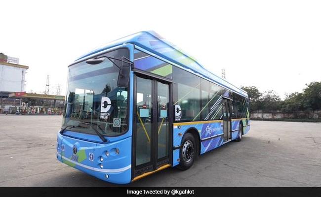 Delhi Govt Replacing Its Old Diesel And Petrol Vehicles With Electric Ones