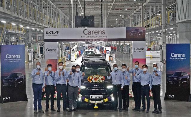 Kia India opened pre-bookings for the Carens MPV on January 14, 2022 and now has rolled out the first unit from the Anantapur plant.