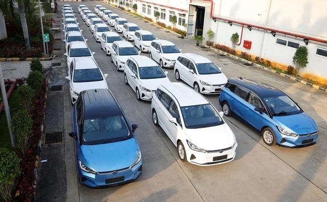 First Batch Of BYD e6 Electric MPVs Delivered In India