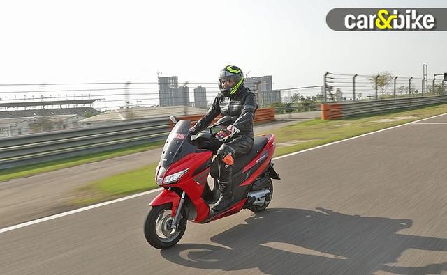 The 2022 CNB Viewers' Choice Scooter of the Year was the Aprilia SXR 125. Other scooters in the category were Suzuki Avenis 125 and the TVS Jupiter 125.
