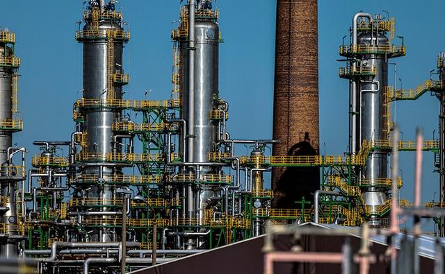 While the current U.S. sanctions against Russia do not prevent other countries from buying Russian oil, the warning raises expectations that Washington will attempt to restrict other countries' purchases to normal levels.