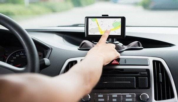 One of the biggest facilities these days and in the upcoming modern cars is that the modern cars offer built-in GPS Navigation feature. So, when the car doesn't have GPS Navigation, drivers could utilize a smartphone as a GPS device.