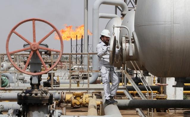Oil prices fell at the start of Asian trade on Sunday, after the United Arab Emirates and the Iran-aligned Houthi group welcomed a truce that would halt military operations on the Saudi-Yemeni border