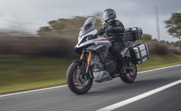 Italian brand Energica is also the supplier for the MotoE class, and has taken the firs step in the electric sports touring segment with the Energica Experia.