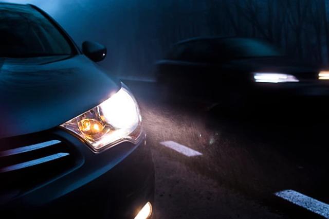Have you ever wondered about the different types of headlights available for cars? Well, each type of headlight is different and has varying applications. Lets learn more about them!
