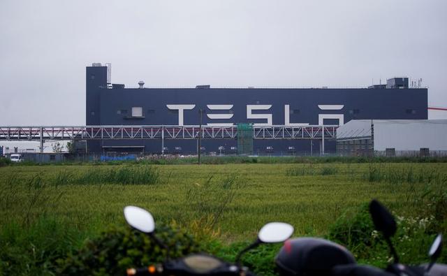 Tesla Inc again raised prices for all its car models in the United States in response to persistent global supply-chain problems and soaring raw material costs.