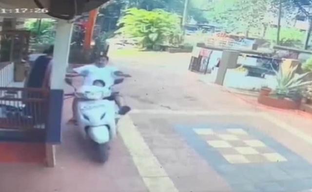 महाराष्ट्र से सामने आया लापरवाही का मामला, बच्चे के खड़े स्कूटर पर रेस देने से हुआ हादसा