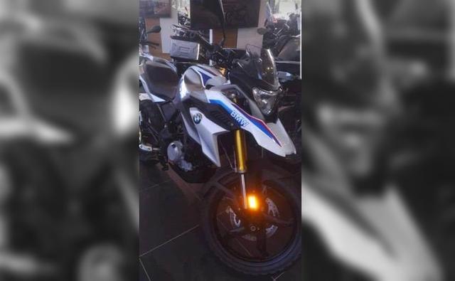 The BMW G 310 GS adventure tourer was recently spotted at a dealership in Chennai, indicating that dispatches for the bikes have already begun. The recently spotted G 310 GS was wearing the BMW's signature Pearl White Metallic body colour