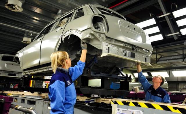 Britain's car industry body called on Prime Minister Boris Johnson to secure a tariff-free trade deal with the European Union which avoids barriers for businesses as production slumped in November.