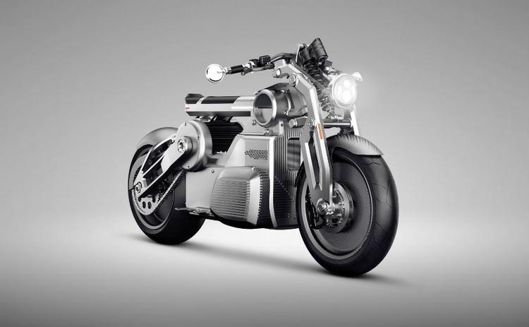 Niche motorcycle maker Confederate Motorcycles announced its name change to Curtiss Motorcycles last year, but that's not all the gorgeous bike making company has reverted to. The now Curtiss Motorcycles also announced it will be swapping the mighty V-Twins for a more future-ready electric powertrain (borrowed from Zero Motorcycles) on its future offerings and has now revealed the 'Zeus' full-electric prototype.