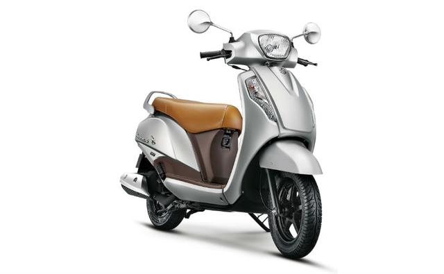 Suzuki Motorcycle India has introduced the Access 125 Special Edition in the country with the Combined Braking System (CBS). The Suzuki Access 125 is priced at Rs. 59,980, while the Access Special Edition has been priced at a slight premium of Rs. 60,580 (all prices, ex-showroom Delhi). The Access 125 Special Edition gets a new colour option - Metallic Sonic Silver, which is complemented with the beige coloured leatherette seat.