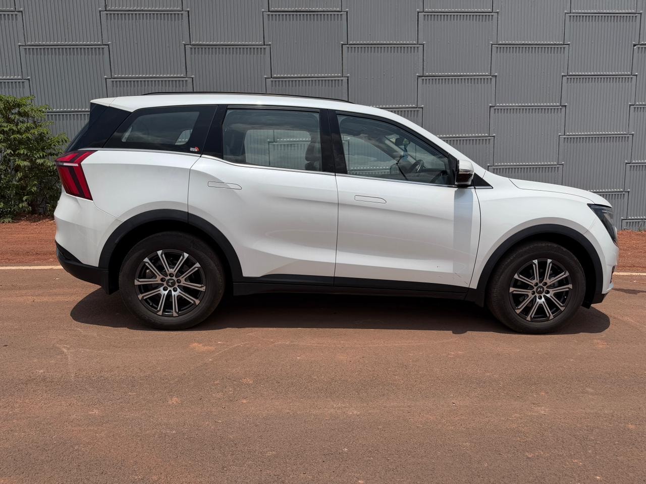 Used 2022 Mahindra XUV700 Used 2022 Mahindra XUV700