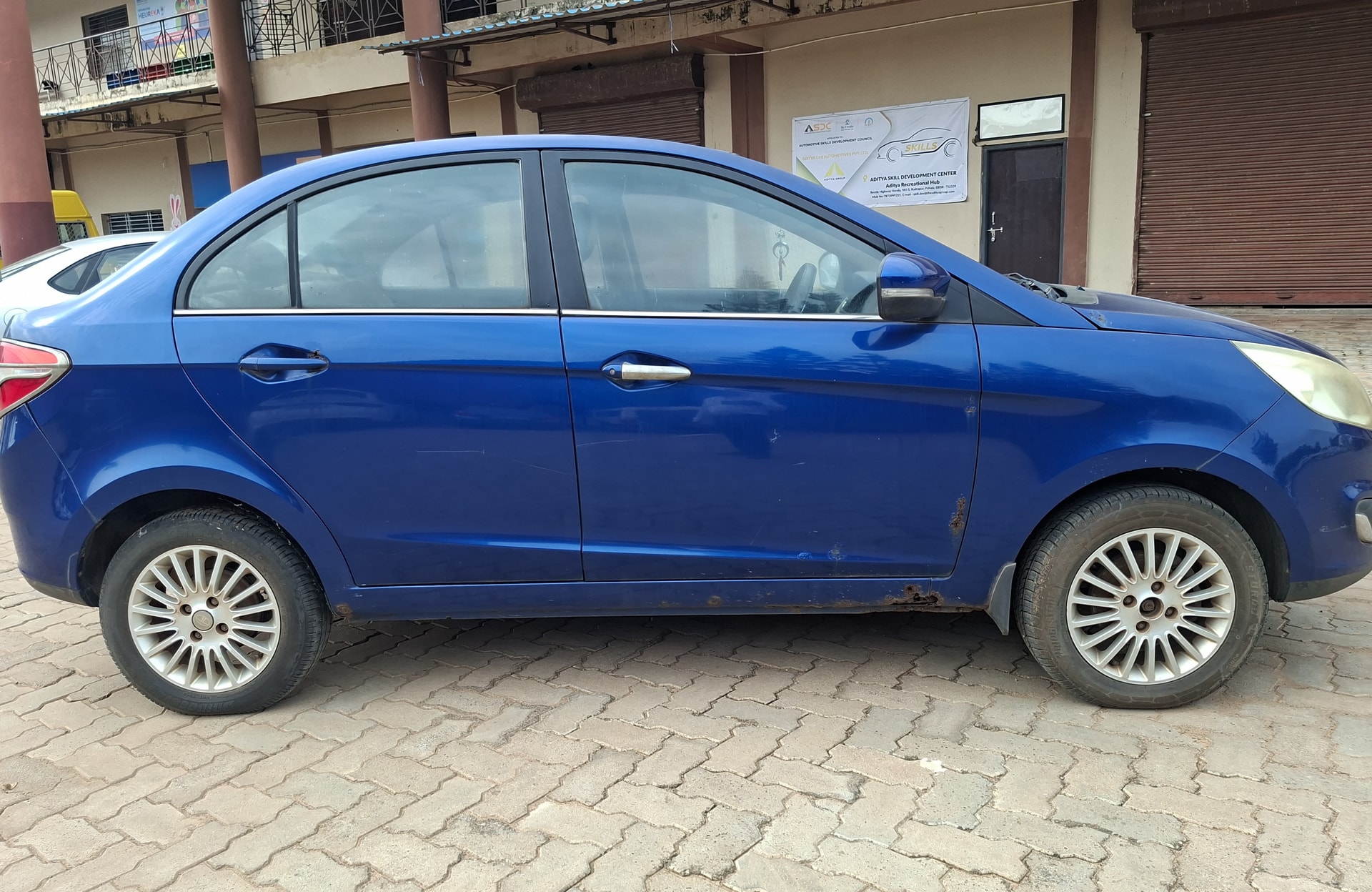 View 2015 Tata Zest XM Petrol Image 9 Used 2015 Tata Zest XM Petrol Image 9