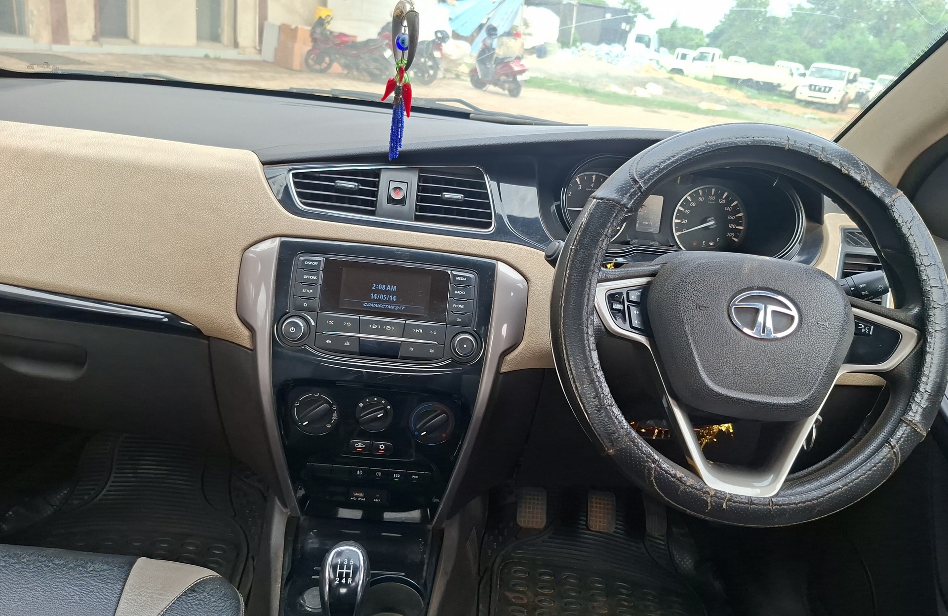 View 2015 Tata Zest XM Petrol Image 10 Used 2015 Tata Zest XM Petrol Image 10