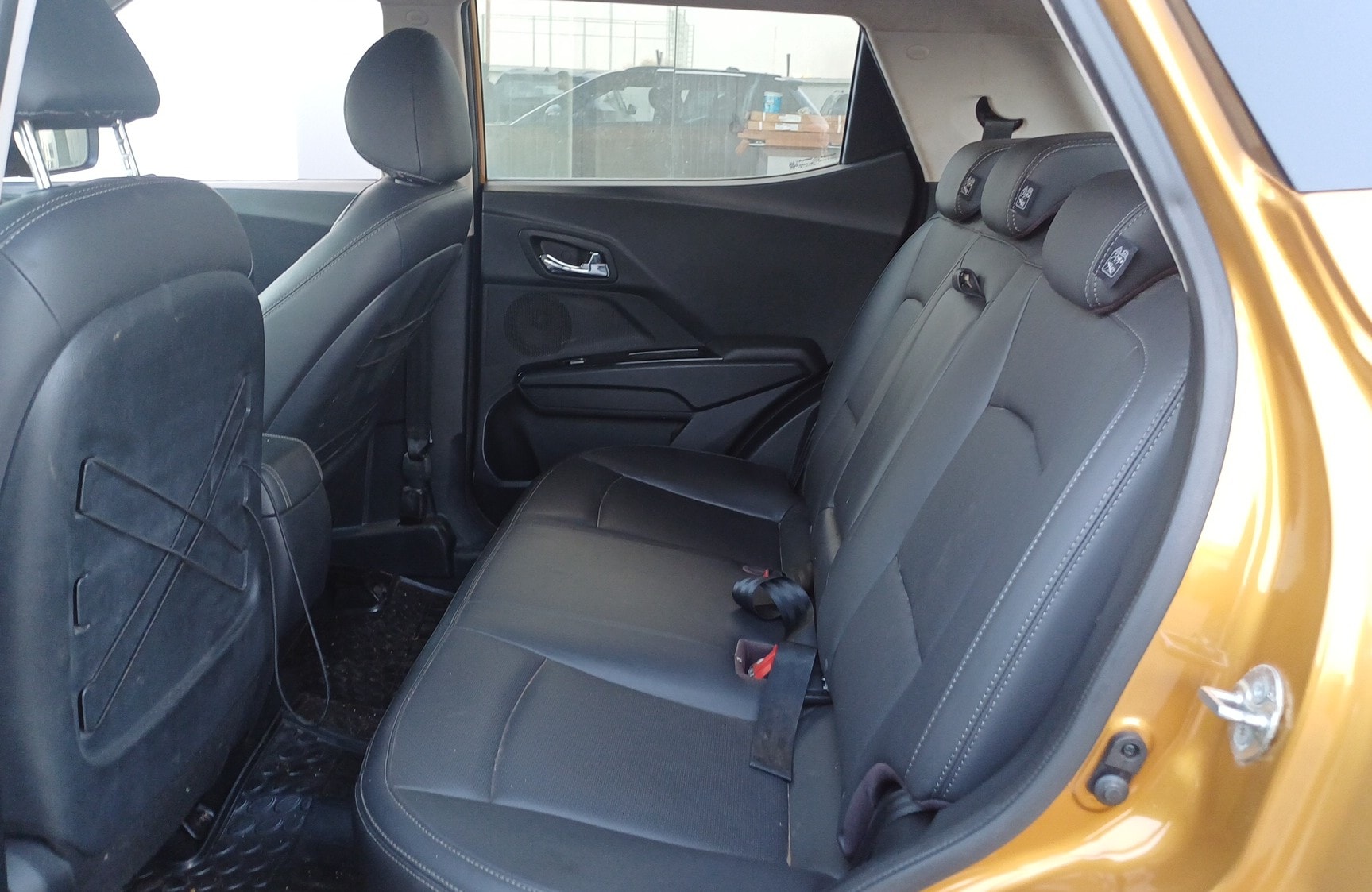 Used 2023 Mahindra XUV300 Used 2023 Mahindra XUV300