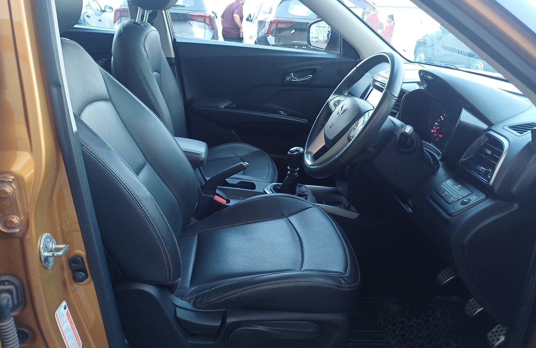 Used 2023 Mahindra XUV300 Used 2023 Mahindra XUV300