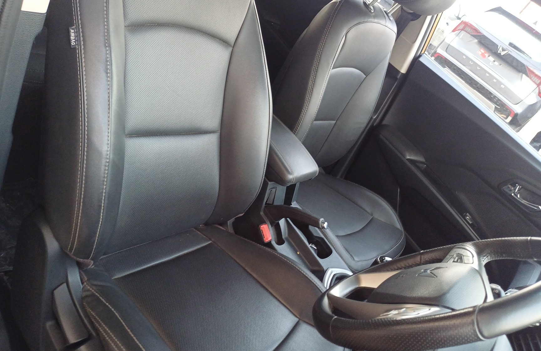 Used 2023 Mahindra XUV300 Used 2023 Mahindra XUV300