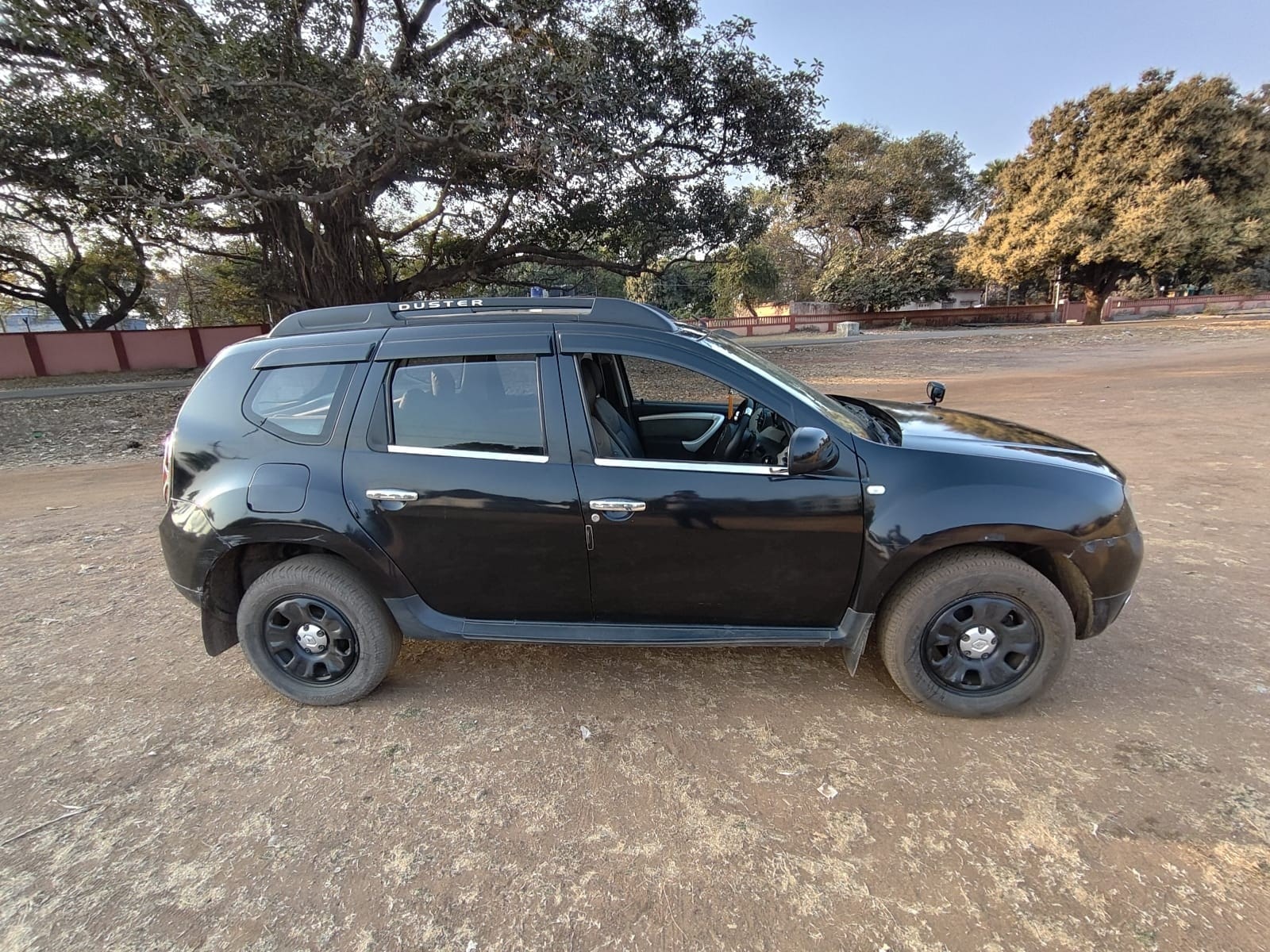 View 2014 Renault Duster Diesel 85PS STD Image 5 Used 2014 Renault Duster Diesel 85PS STD Image 5
