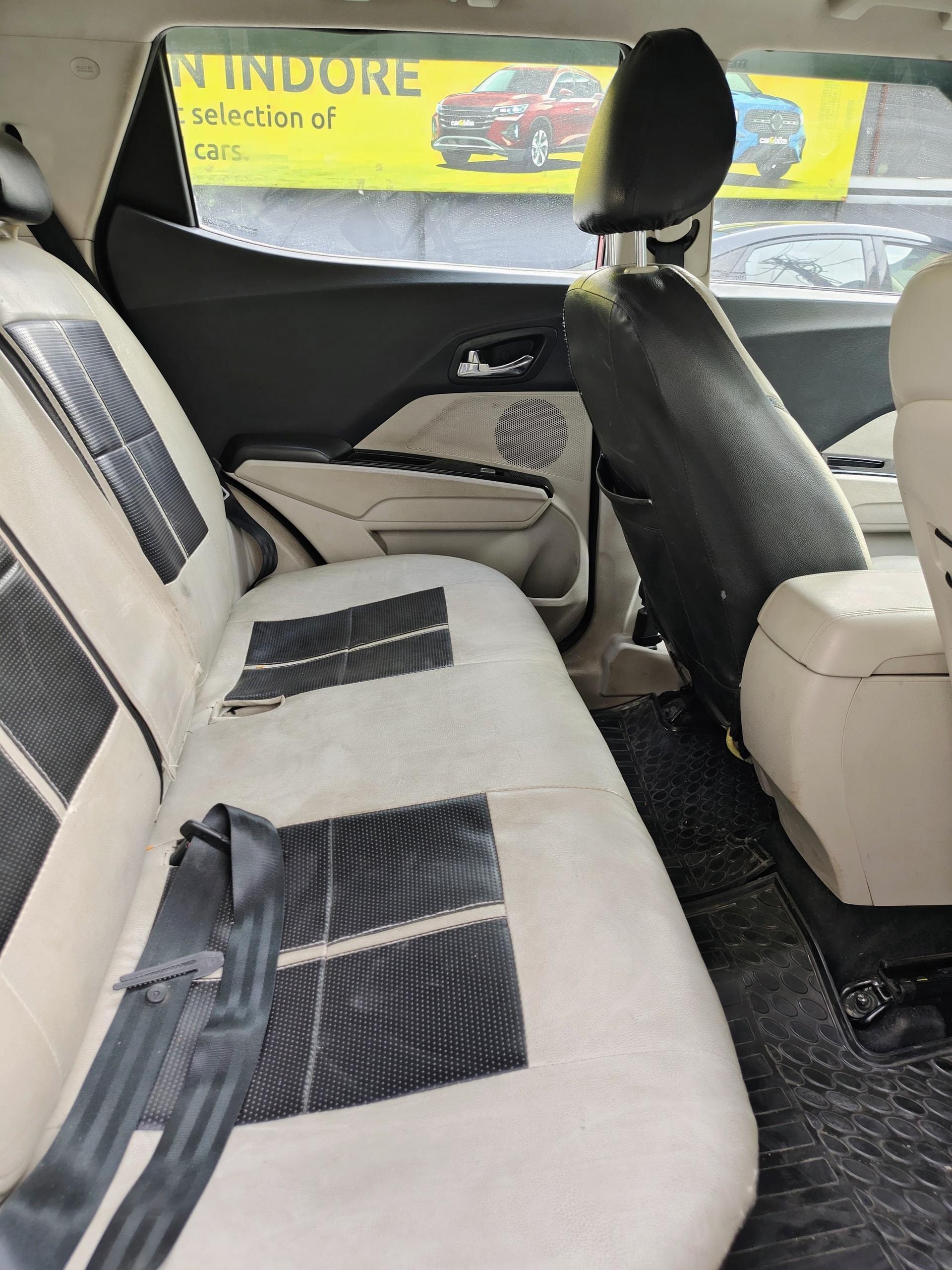 Used 2021 Mahindra XUV300 Used 2021 Mahindra XUV300