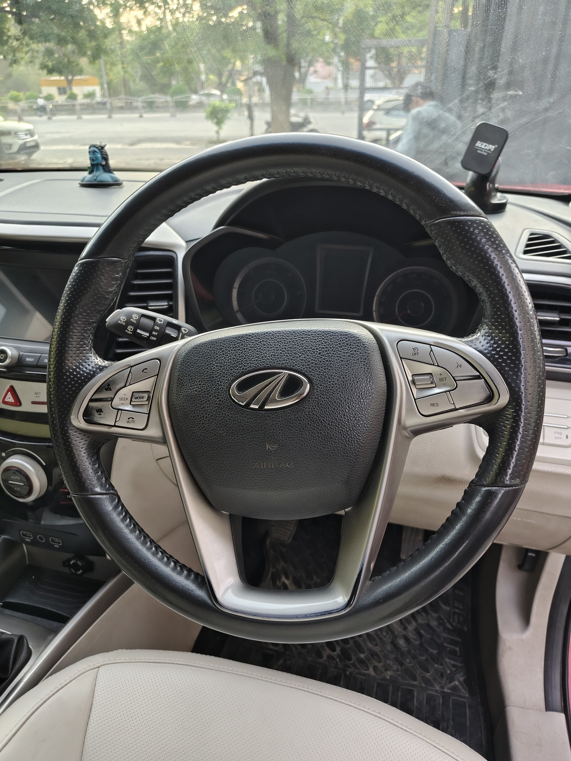 Used 2021 Mahindra XUV300 Used 2021 Mahindra XUV300