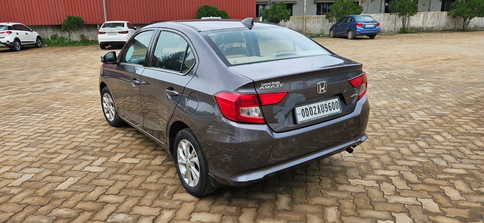 View 2018 Honda Amaze 1.5 V AT i-DTEC Image 10 Used 2018 Honda Amaze 1.5 V AT i-DTEC Image 10