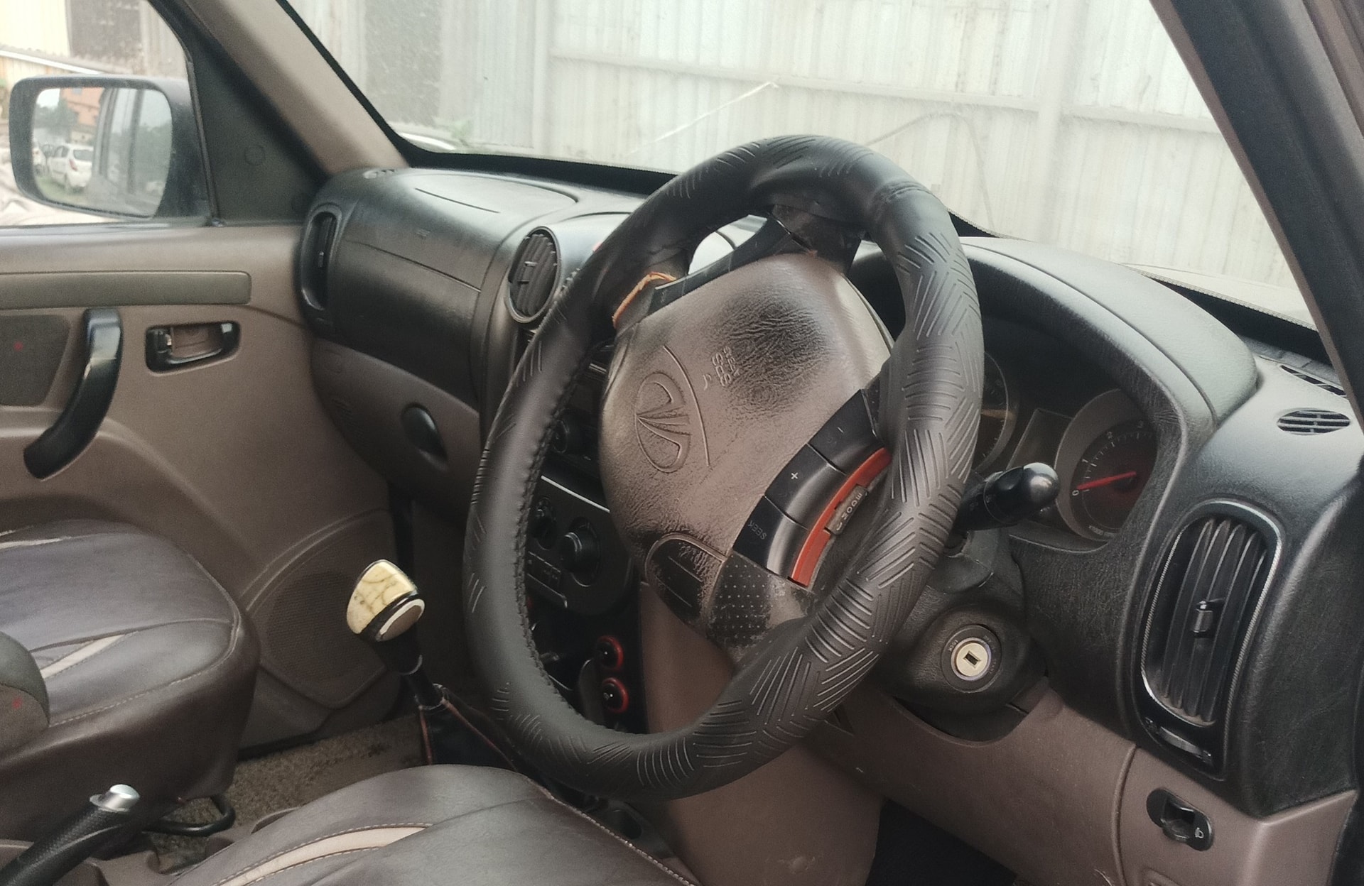 View 2012 Mahindra Scorpio VLX 2WD BS3 Airbag Image 8 Used 2012 Mahindra Scorpio VLX 2WD BS3 Airbag Image 8