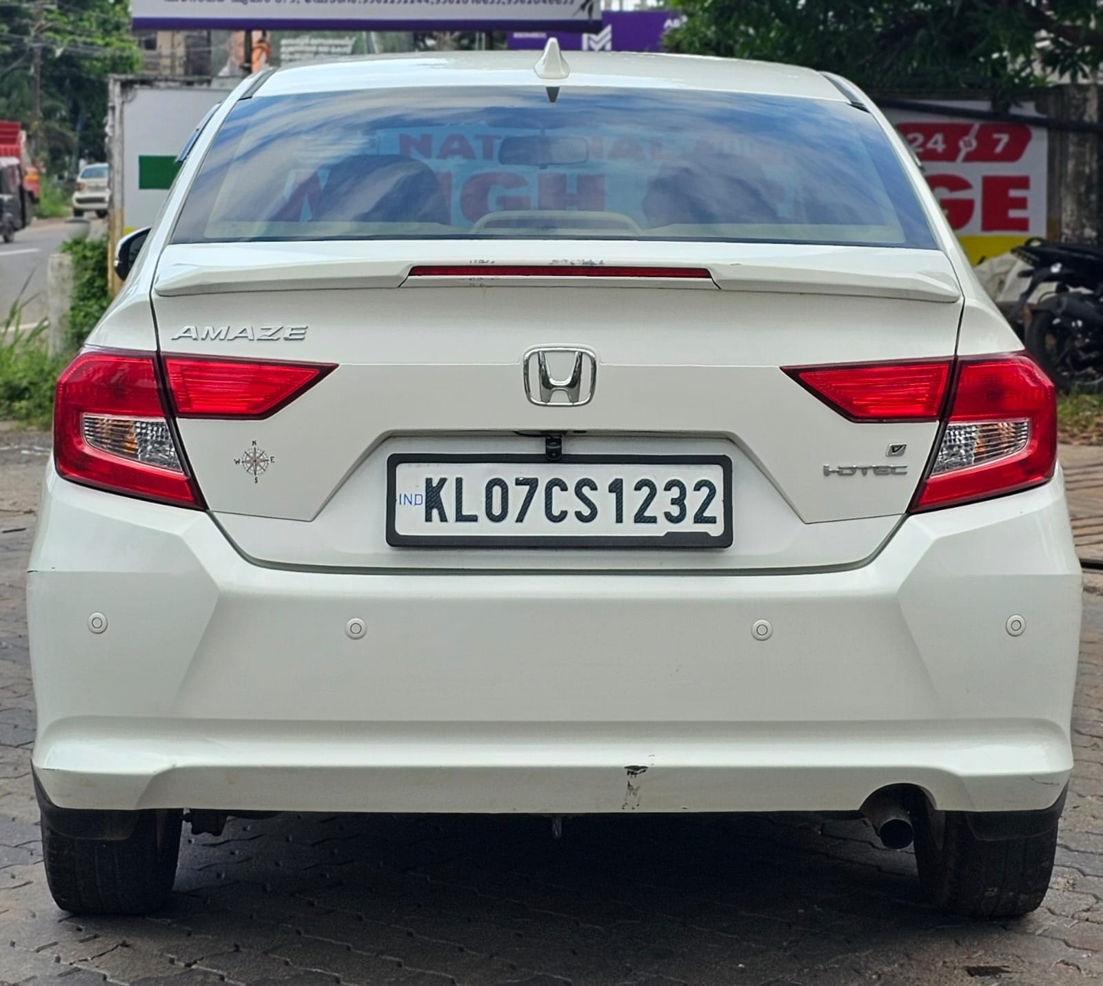 View 2019 Honda Amaze 1.5 V AT i-DTEC Image 4 Used 2019 Honda Amaze 1.5 V AT i-DTEC Image 4