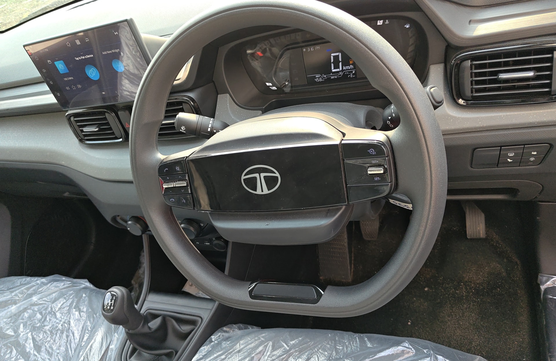 Punch image 11 Punch image 11