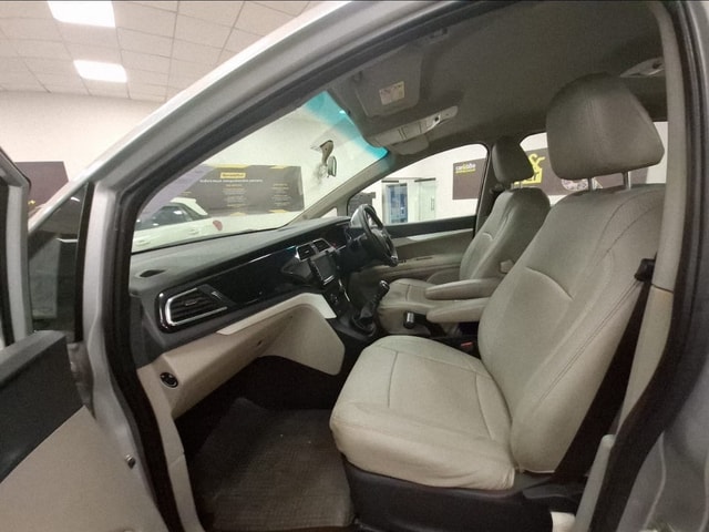 View Mahindra Marazzo Image 13 Used Mahindra Marazzo Image 13