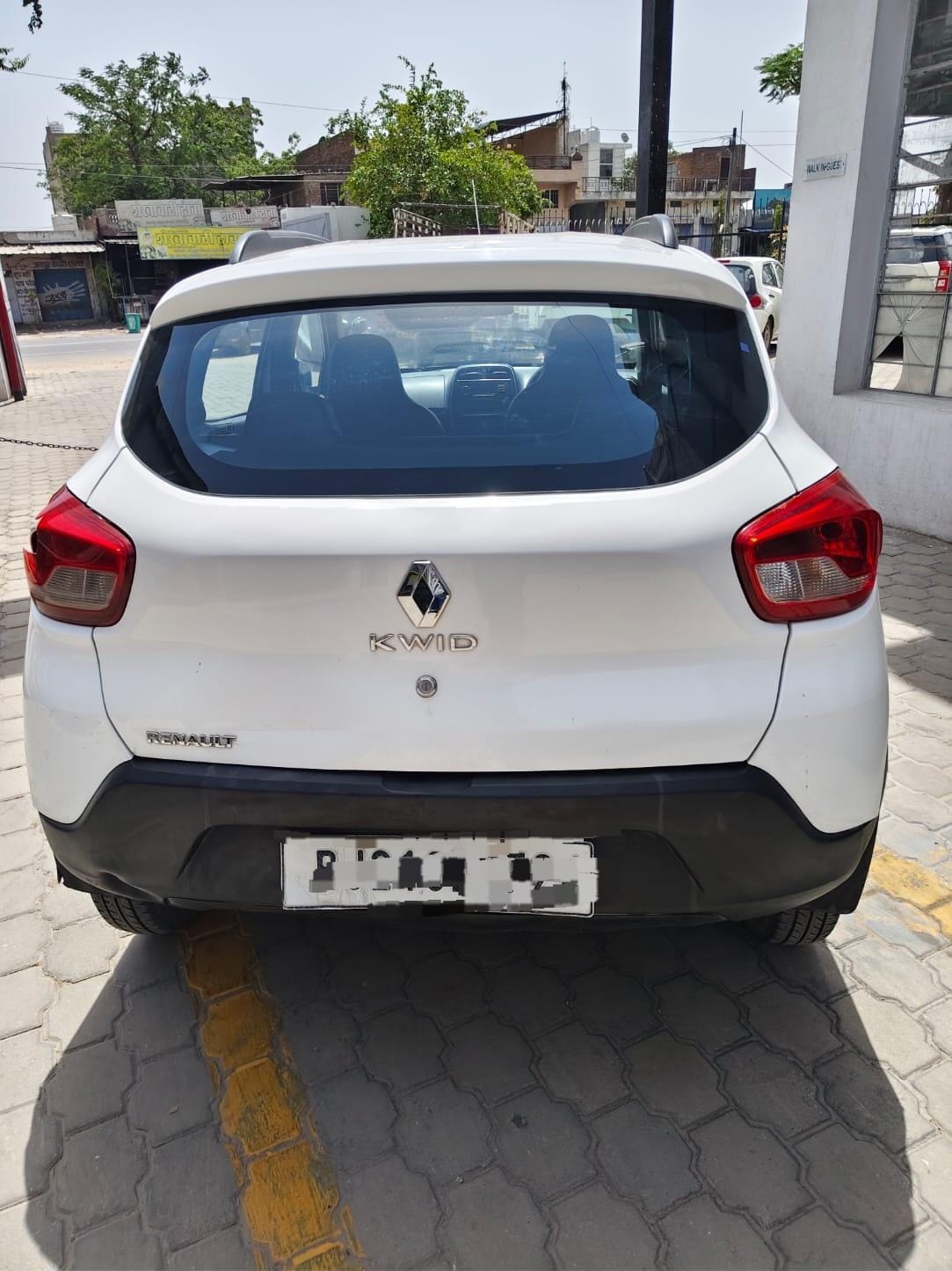 View 2018 Renault Kwid RXL BS IV Image 4 Used 2018 Renault Kwid RXL BS IV Image 4