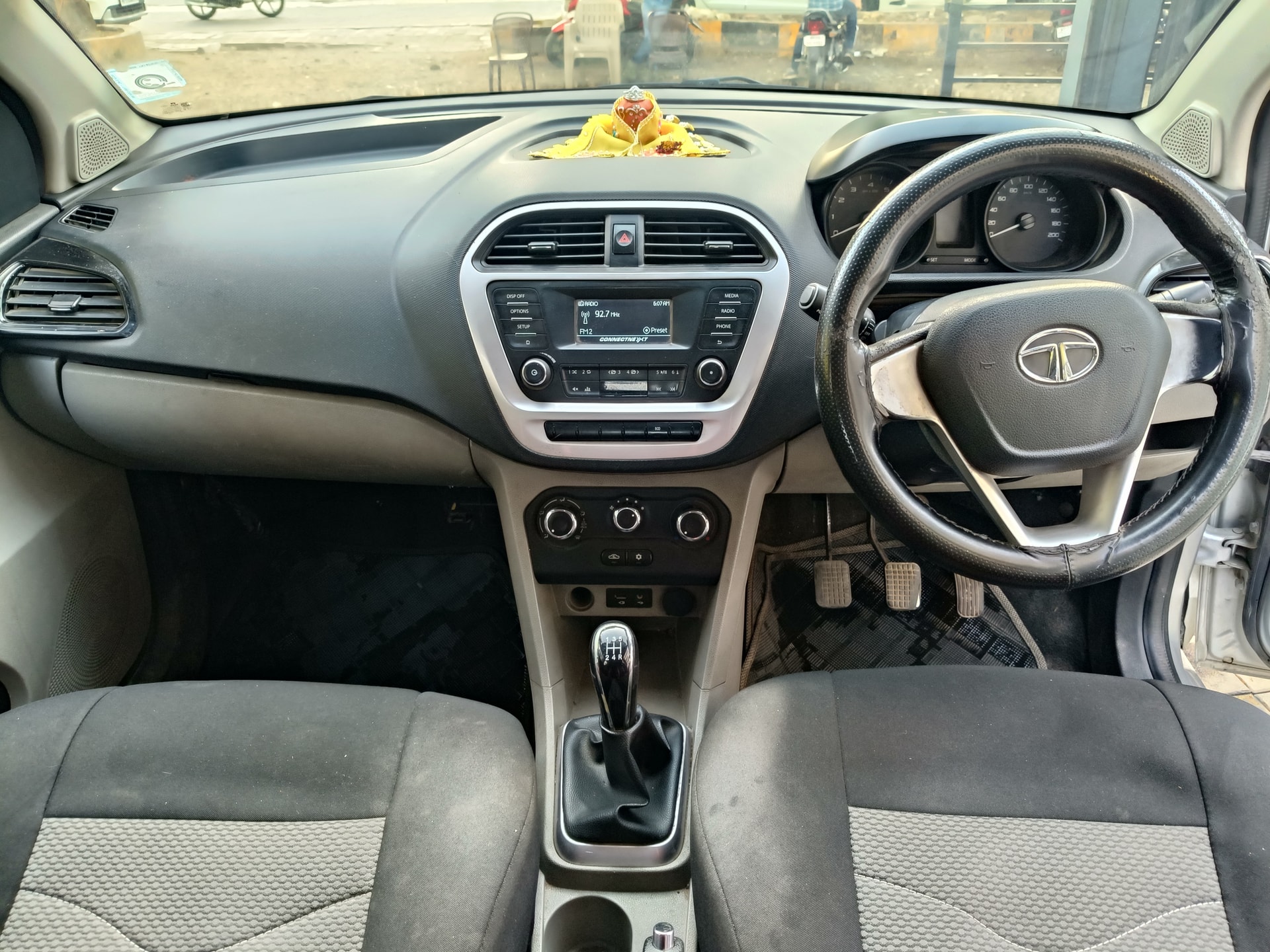 View 2016 Tata Tiago Revotorq XT Image 8 Used 2016 Tata Tiago Revotorq XT Image 8